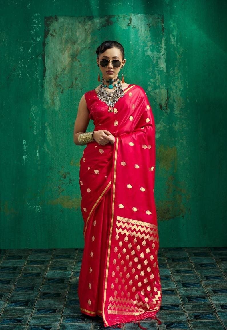 Munga Malbari Silk Copper & Silver Jori Hand Weaving Saree. - Image 3